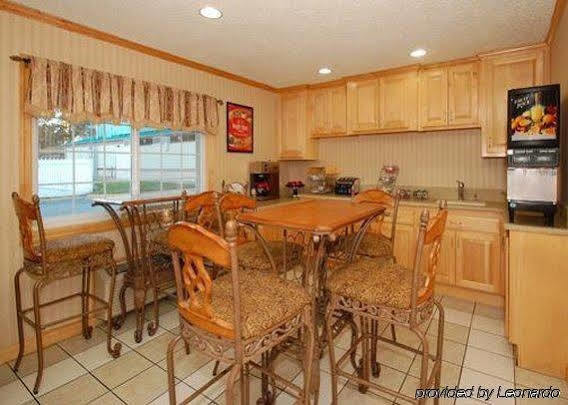 Rodeway Inn West Dodge Омаха Екстер'єр фото