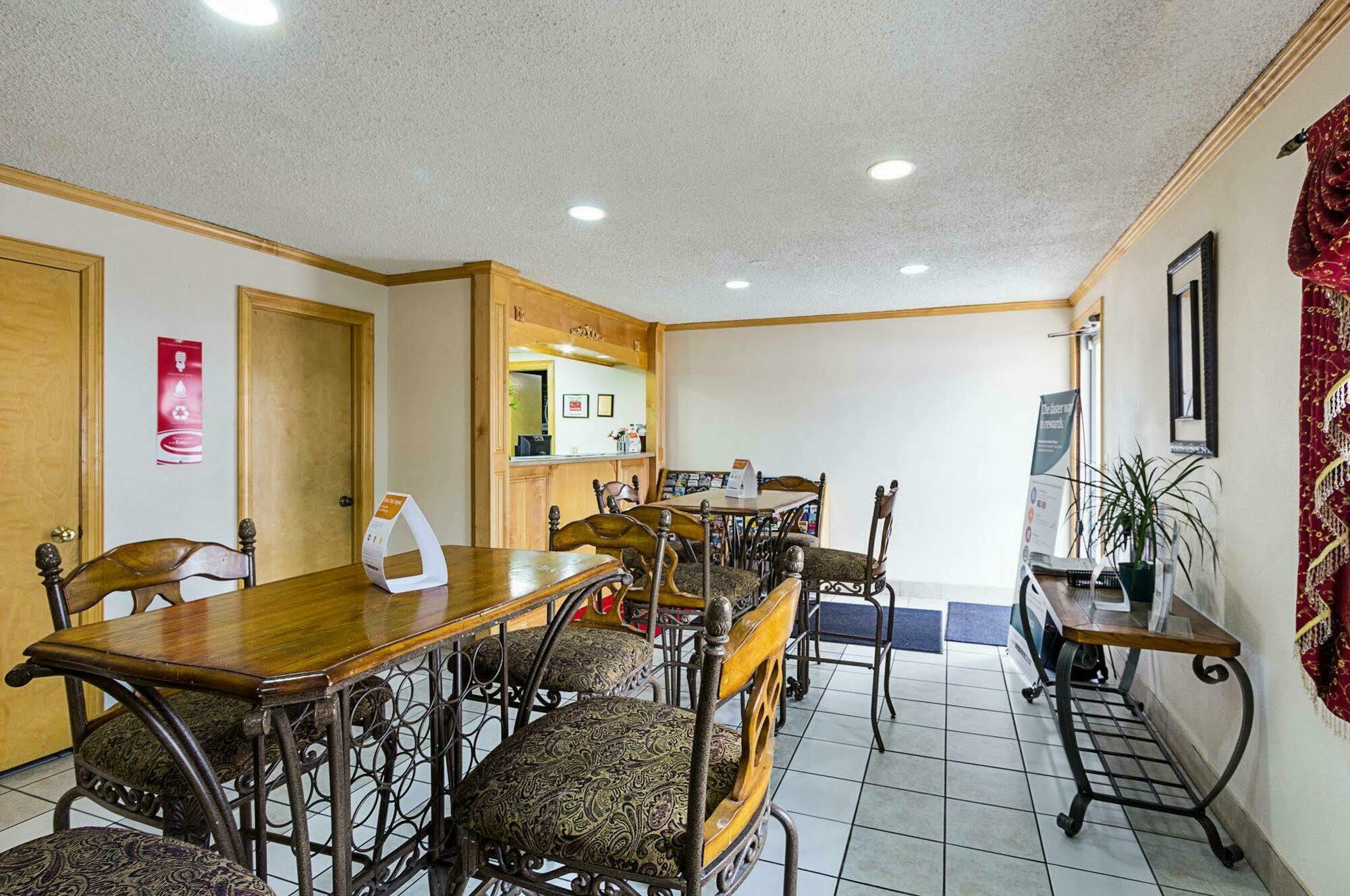Rodeway Inn West Dodge Омаха Екстер'єр фото
